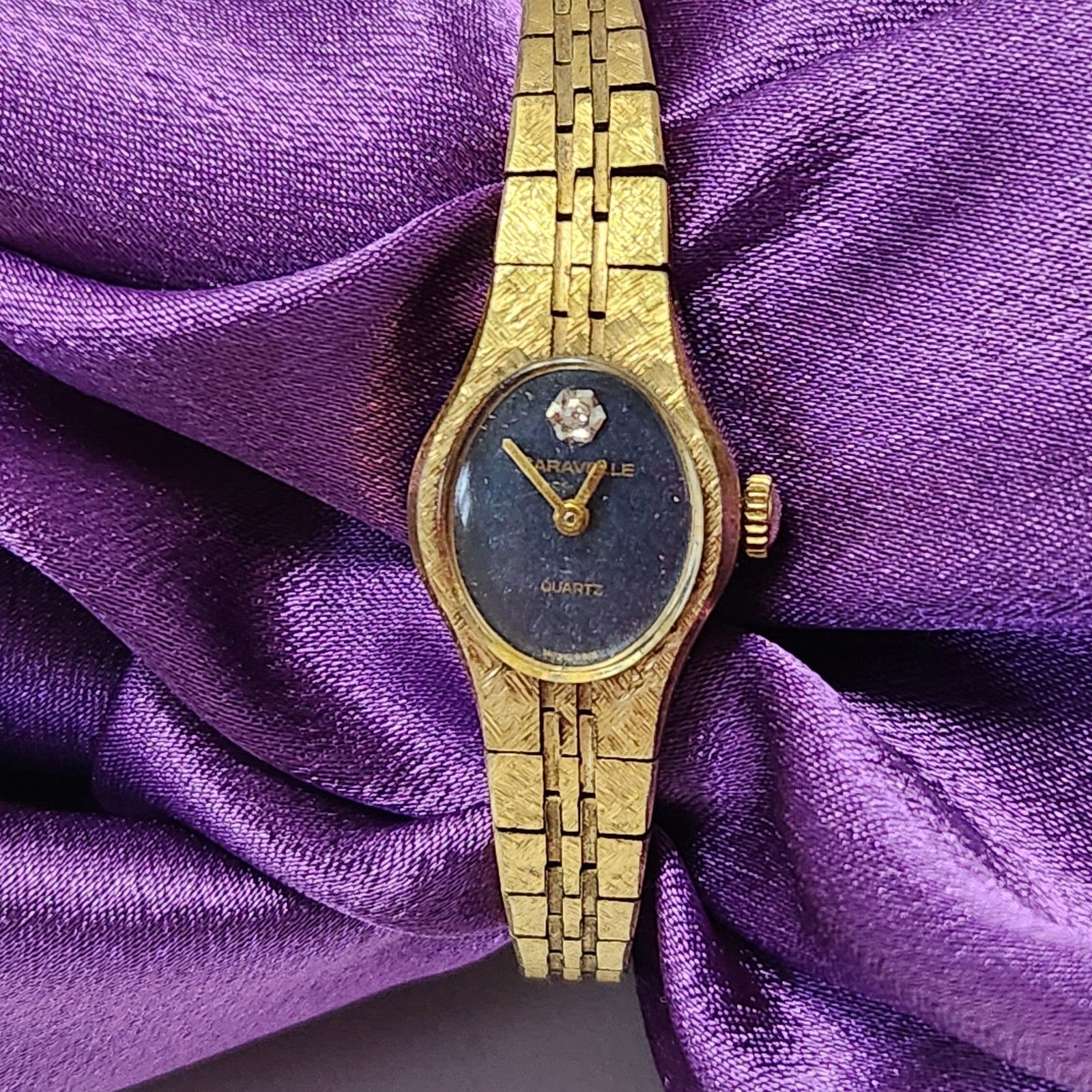 Vtg Caravelle By Bulova Ladies Gold-Tone Diamond Accent Quartz Watch Untested 25$